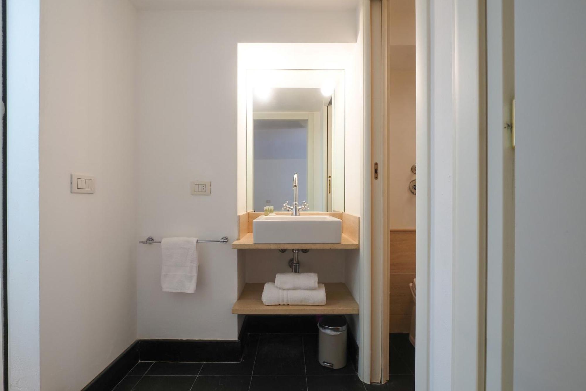 Enchanting Loft Between History And Tranquility Milano Eksteriør bilde